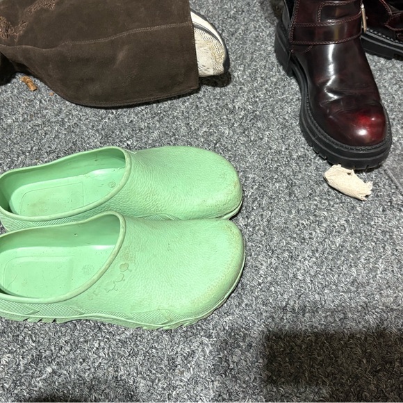 Assorted Women's Boots Collection - Picture 13 of 16